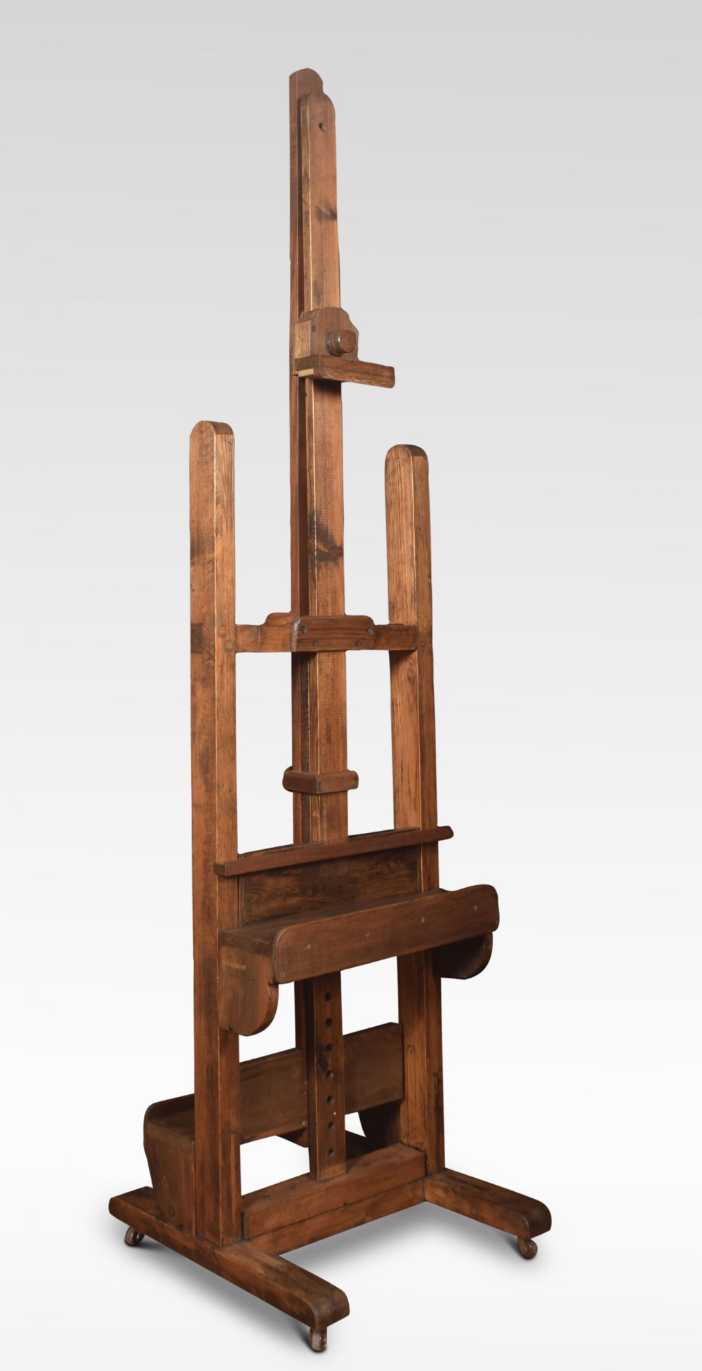 Pine artist’s adjustable studio easel