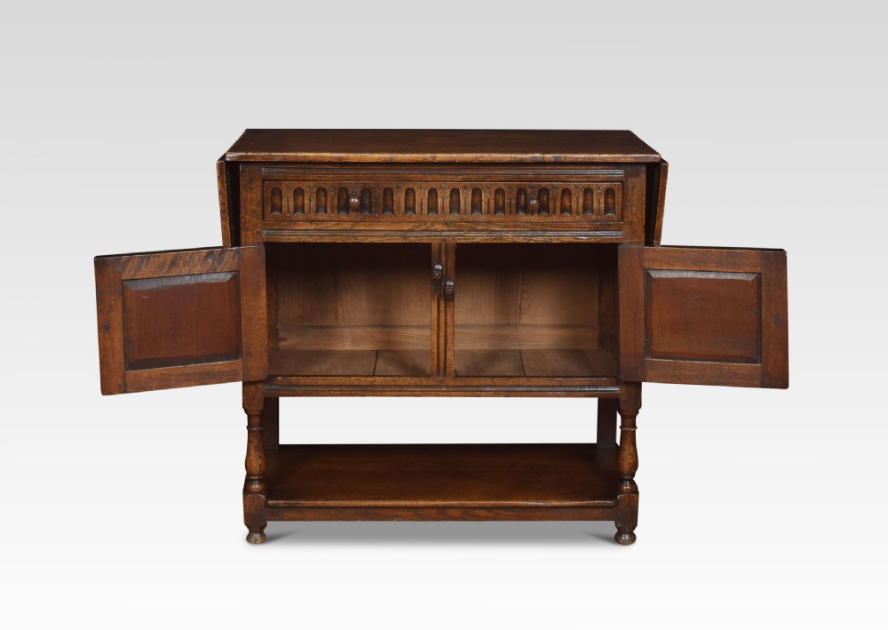 18th century style oak cupboard View III