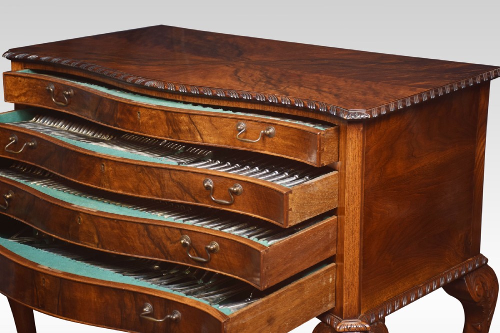 Walnut serpentine fronted canteen of cutlery View VII