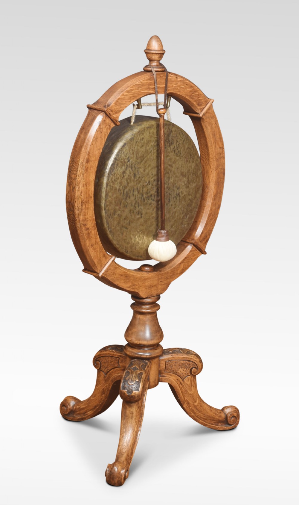 Oak dinner gong