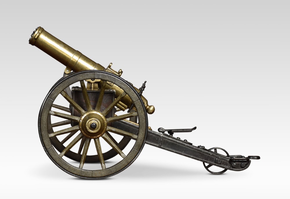 Desktop model of a Gatling field gun