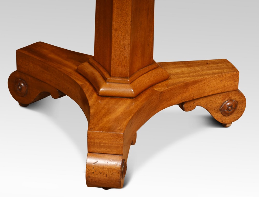 Mahogany pedestal table View V