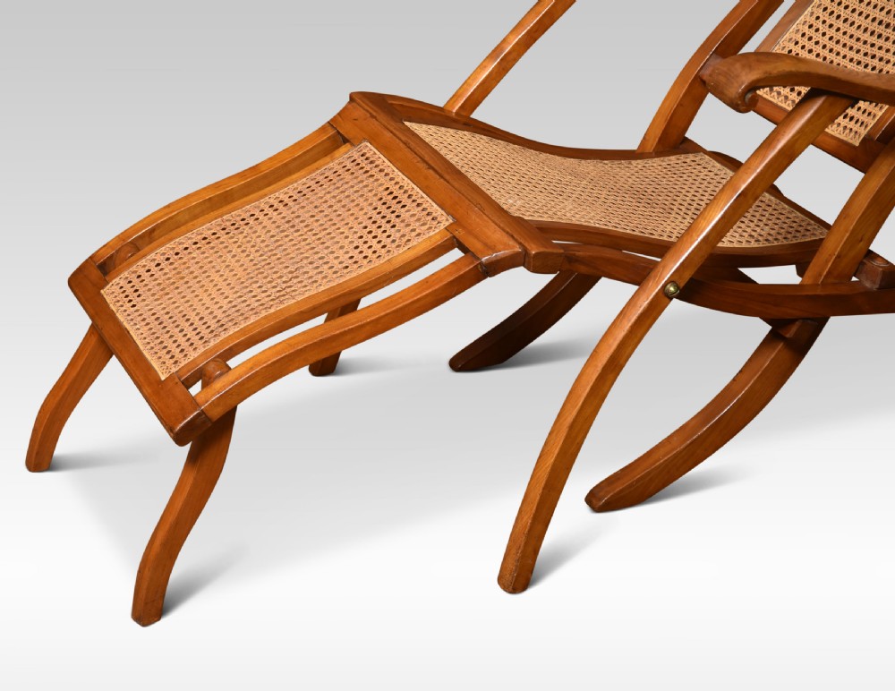 Walnut framed folding Steamer deck chair View V