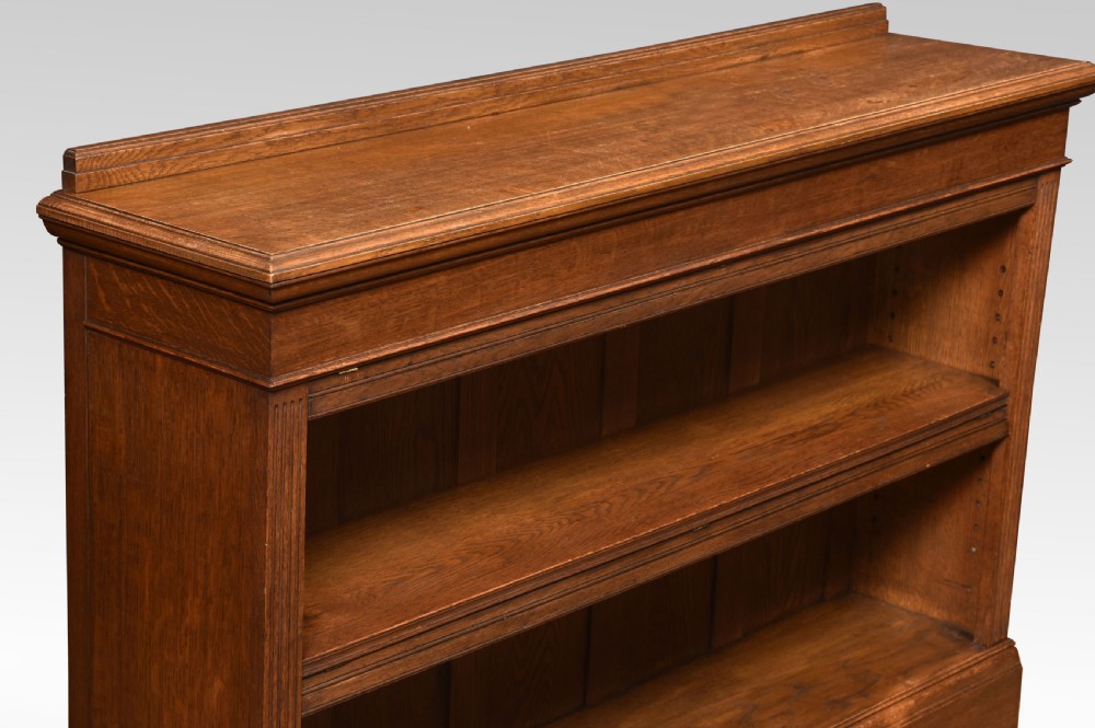 Oak open bookcase View III