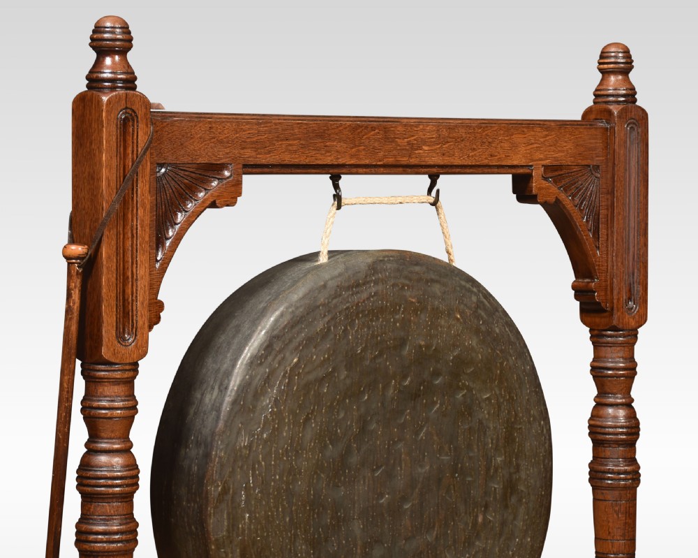 Oak framed dinner gong View II