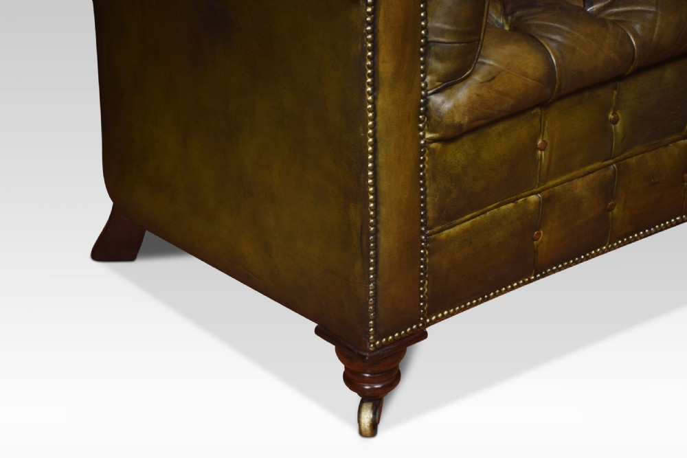Leather deep buttoned chesterfield View IV