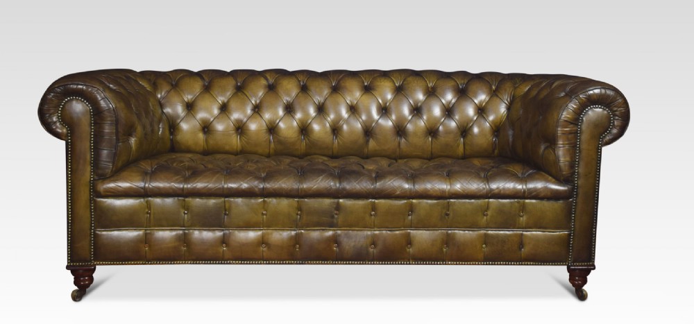 Leather deep buttoned chesterfield View VI