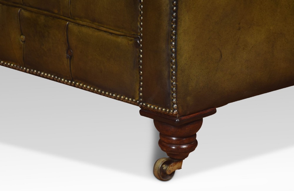 Leather deep buttoned chesterfield View IX