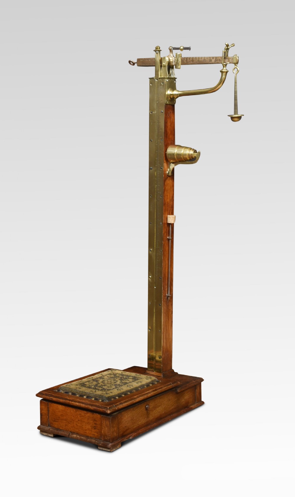 Set of brass and oak Avery weighing scales