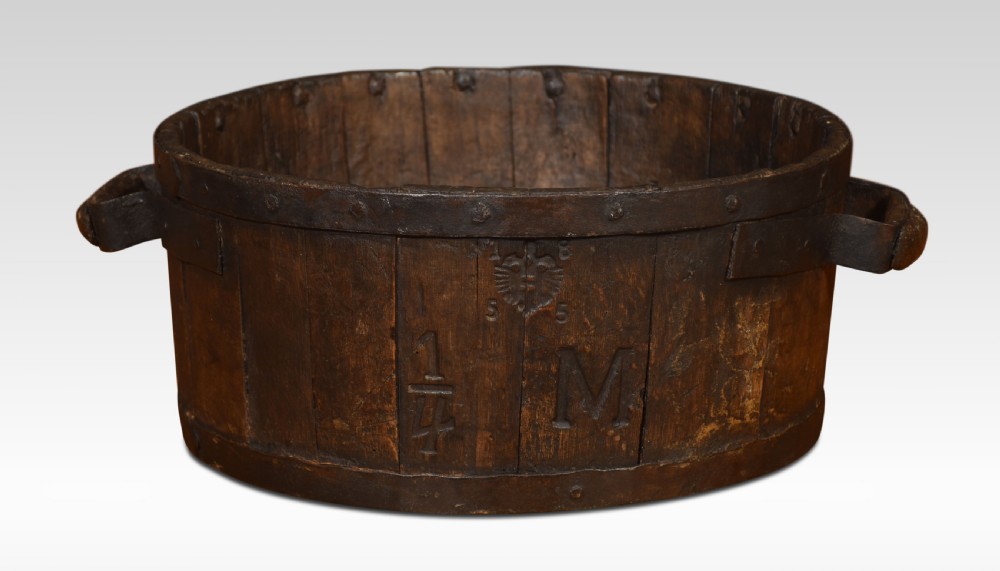 Oak planter in barrel form View III