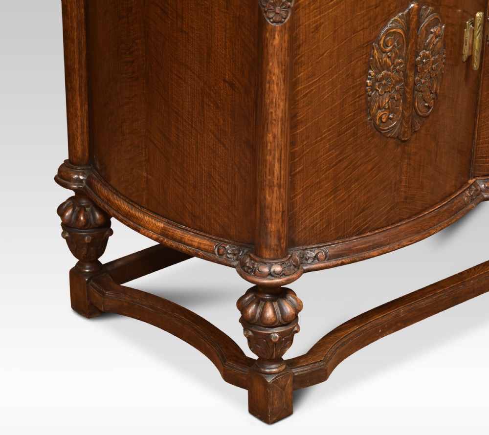 Oak Cocktail cabinet View VI