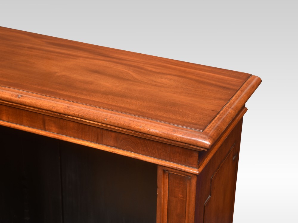 Mahogany dwarf open bookcase View IX