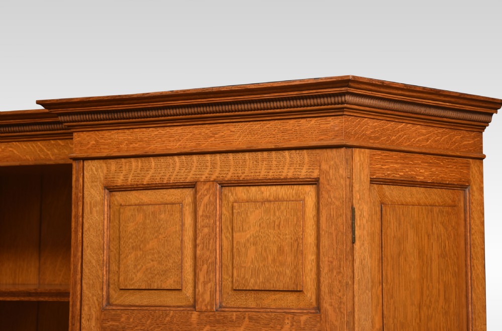 Oak Kitchen cupboard View VIII