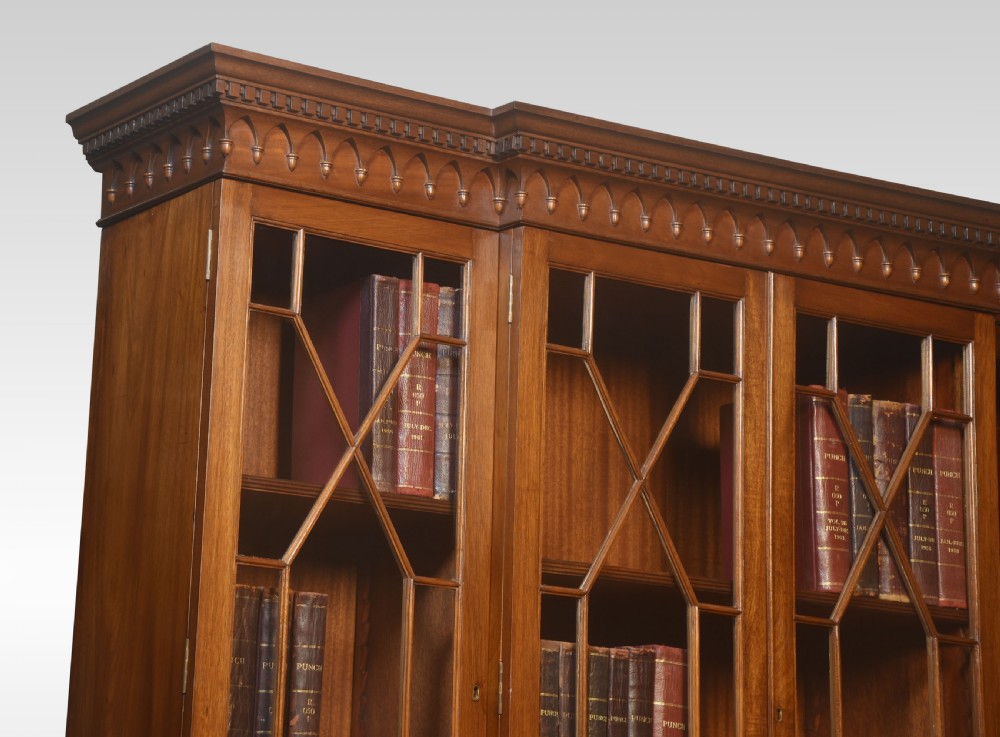 Mahogany breakfront library bookcase View VII