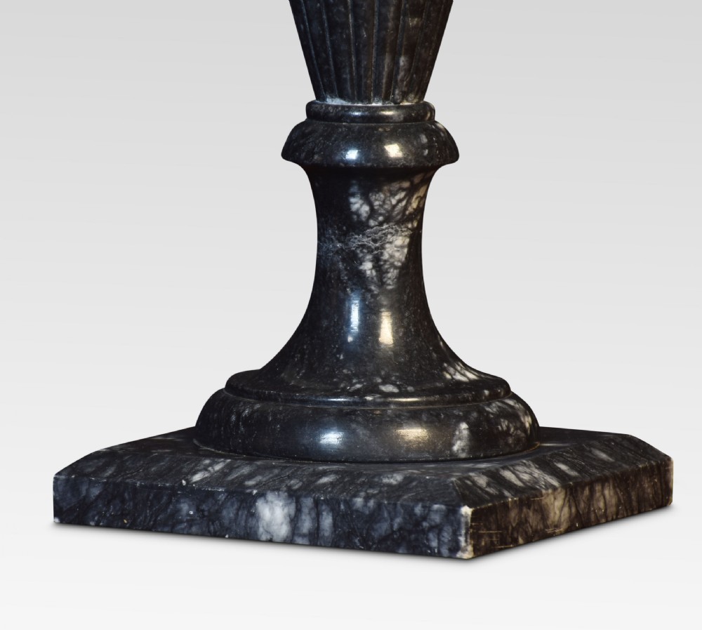 Slender urn shaped table lamp View IV