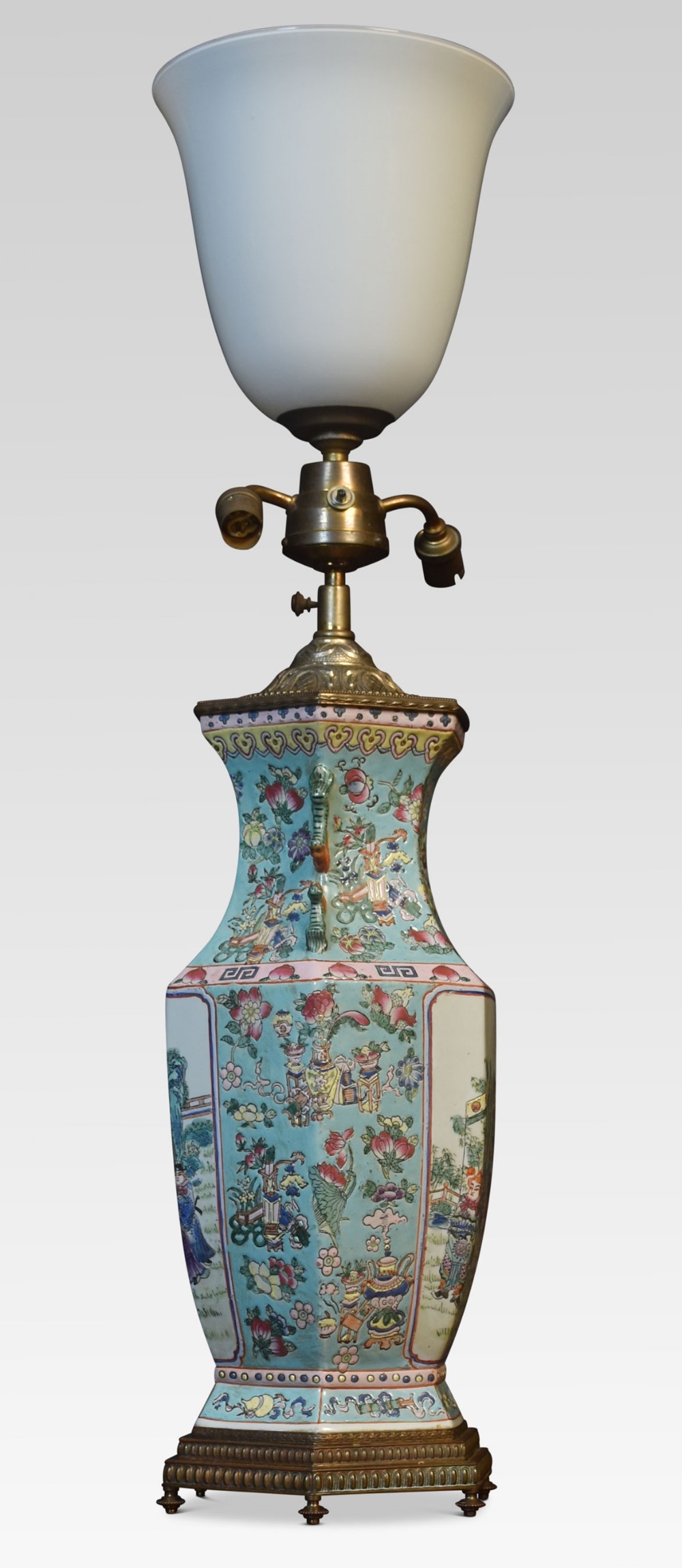 Chinese famille rose vase lamp