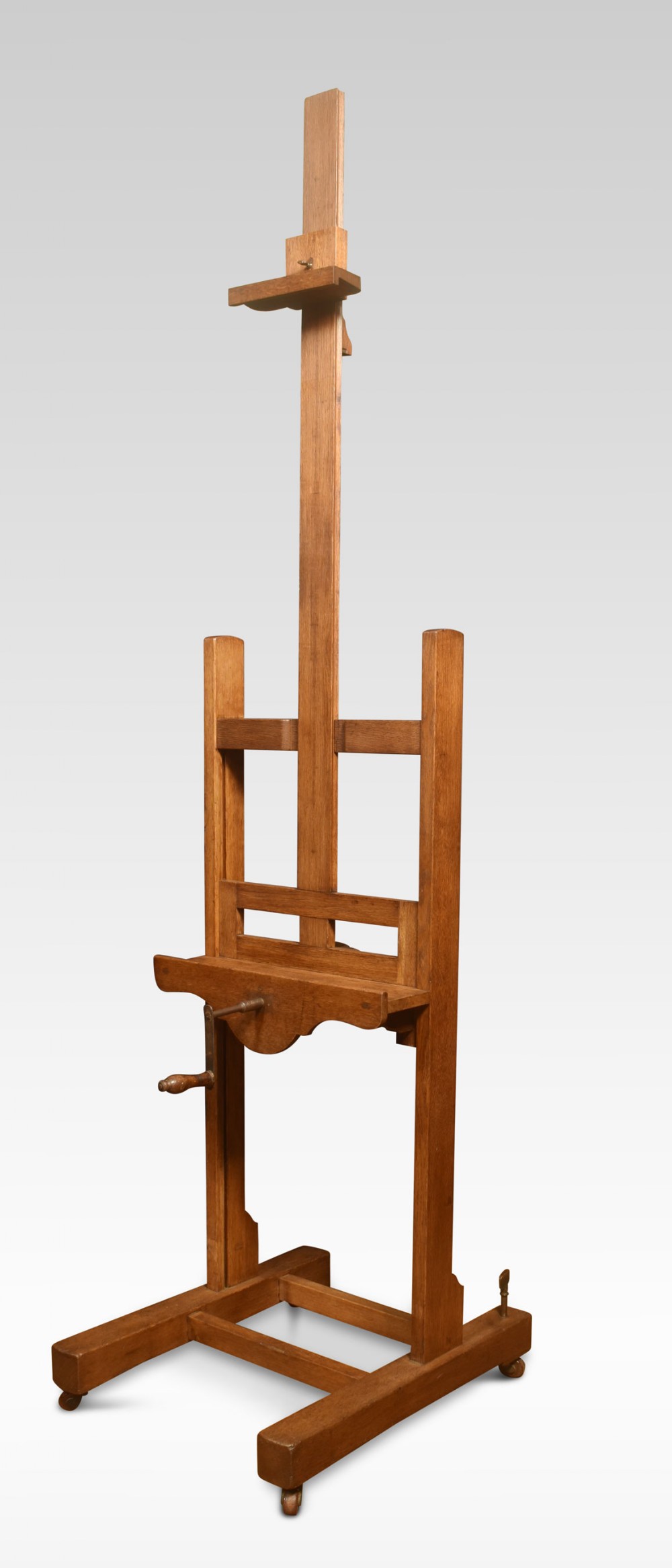 Oak artist’s adjustable studio easel