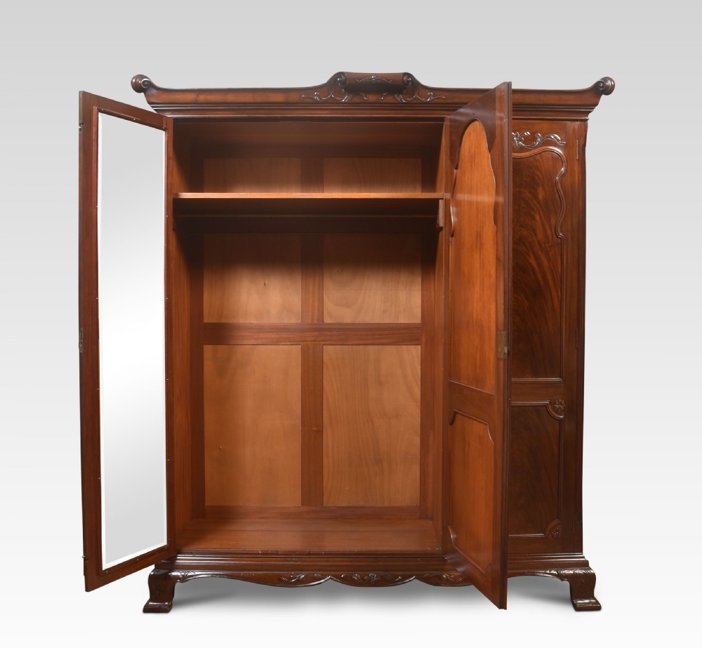 Mahogany three door wardrobe View VIII