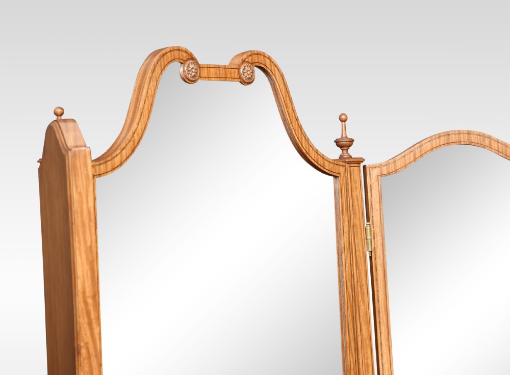 Satinwood dressing table View VII