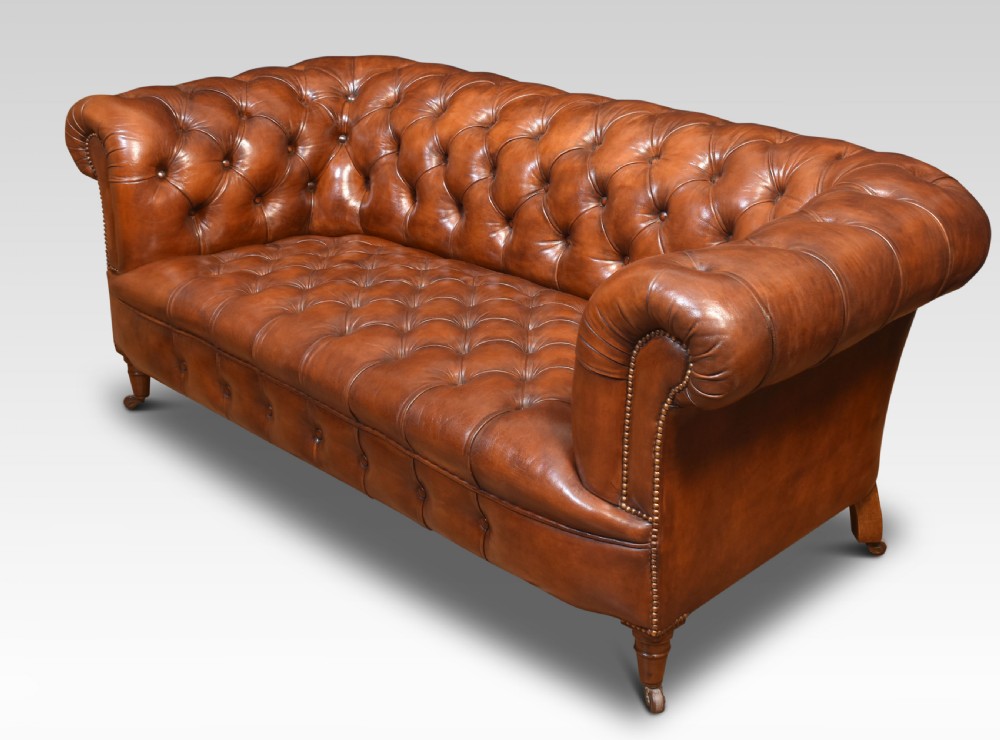 Leather deep buttoned chesterfield View VII