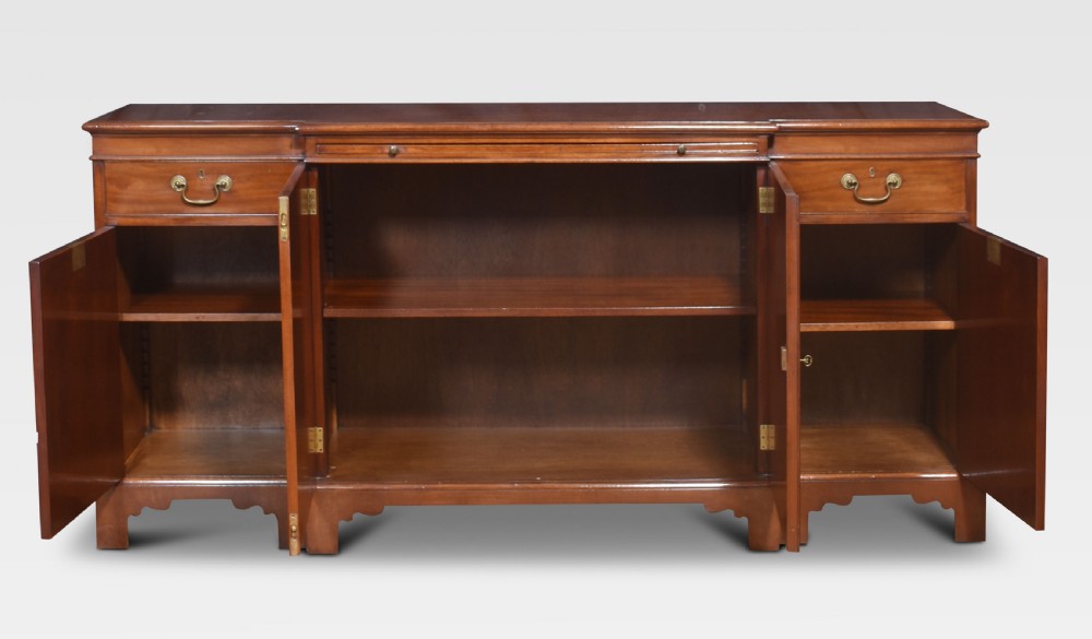 Mahogany breakfront Sidebord View II