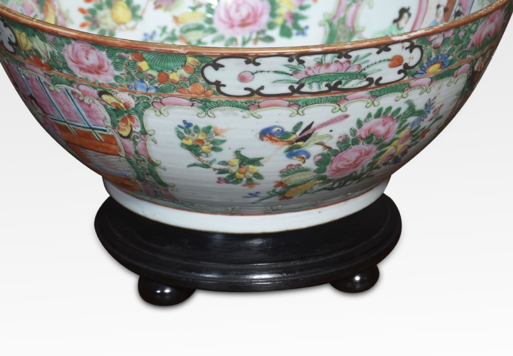 Cantonese famille rose bowl View III