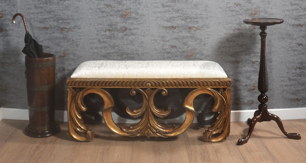 carved giltwood window seat View III