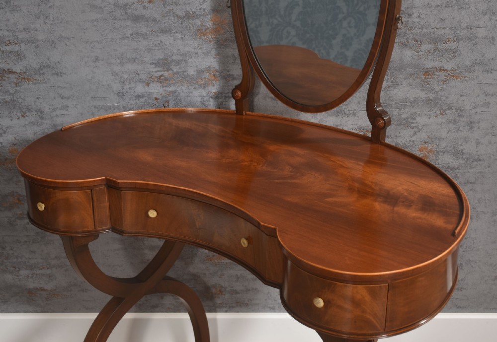 Mahogany kidney shaped lady’s dressing table View III