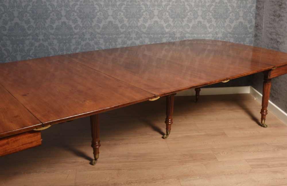 Mahogany extending dining table View V