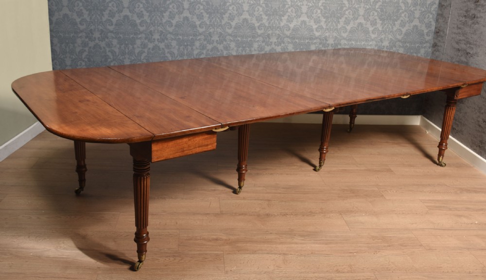 Mahogany extending dining table View VII