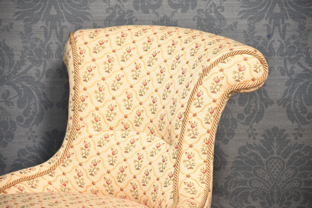 Set of two bedroom chairs View IX