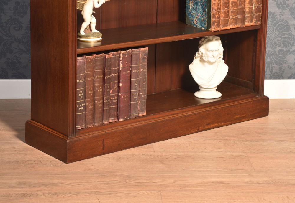Mahogany open bookcase View V