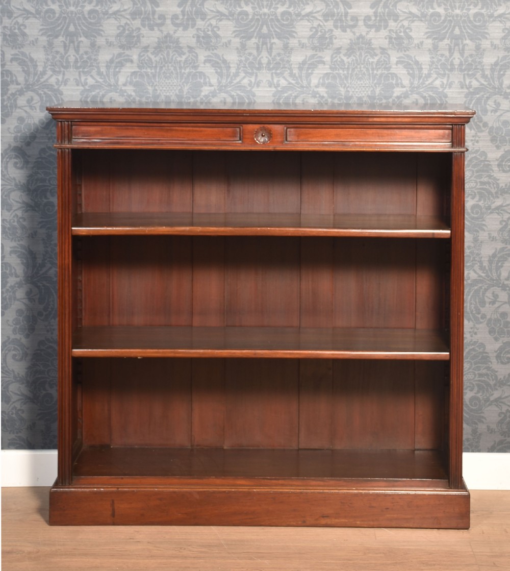 Mahogany open bookcase View X