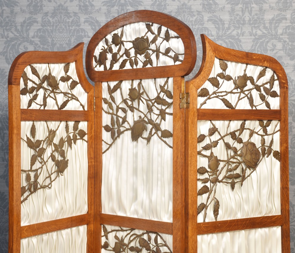 French Art Nouveau oak three panneled screen View II