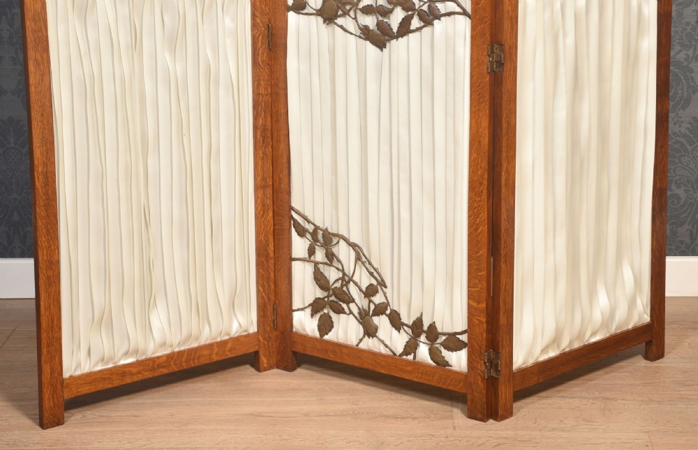 French Art Nouveau oak three panneled screen View VII