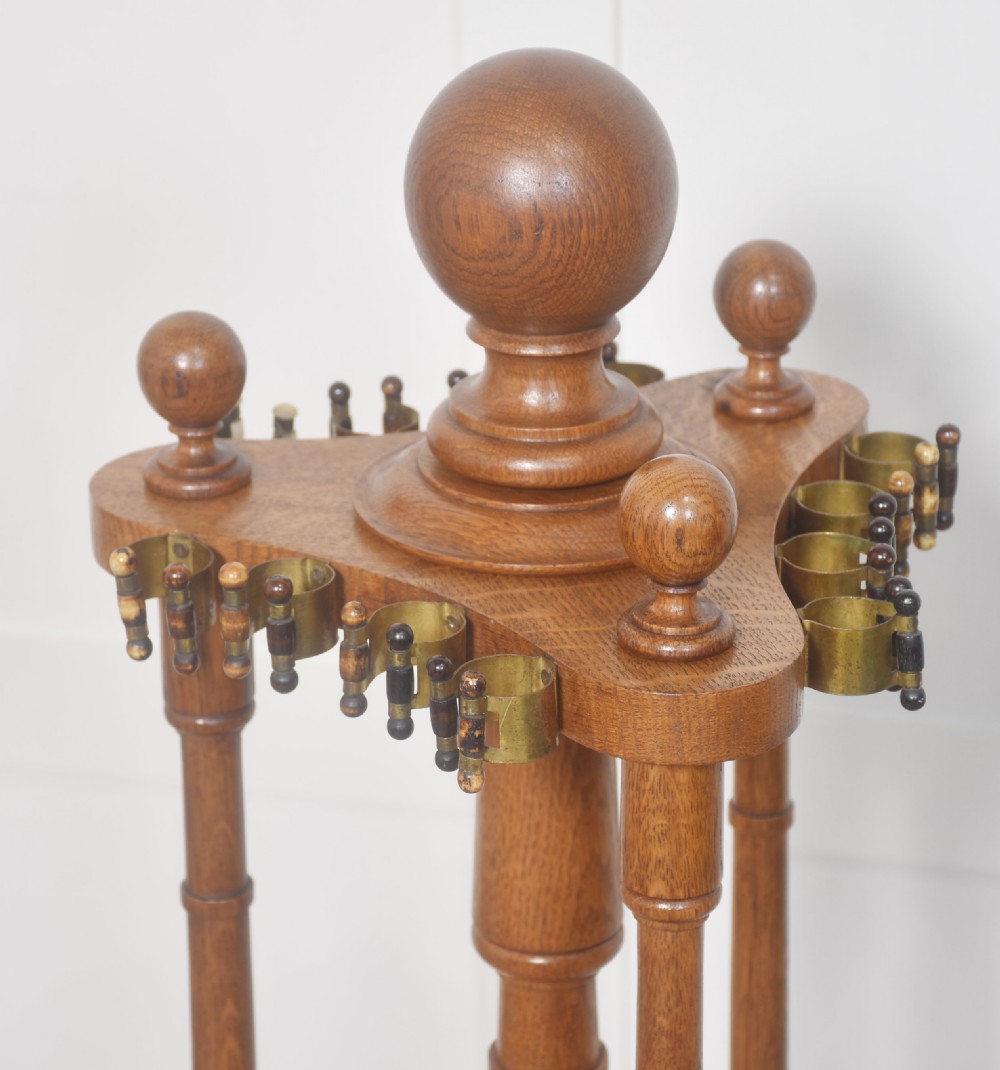 Oak revolving cue stand View IV