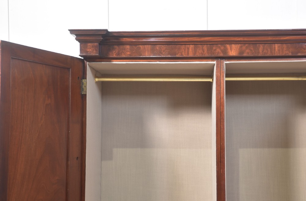 19th century Mahogany wardrobe View V