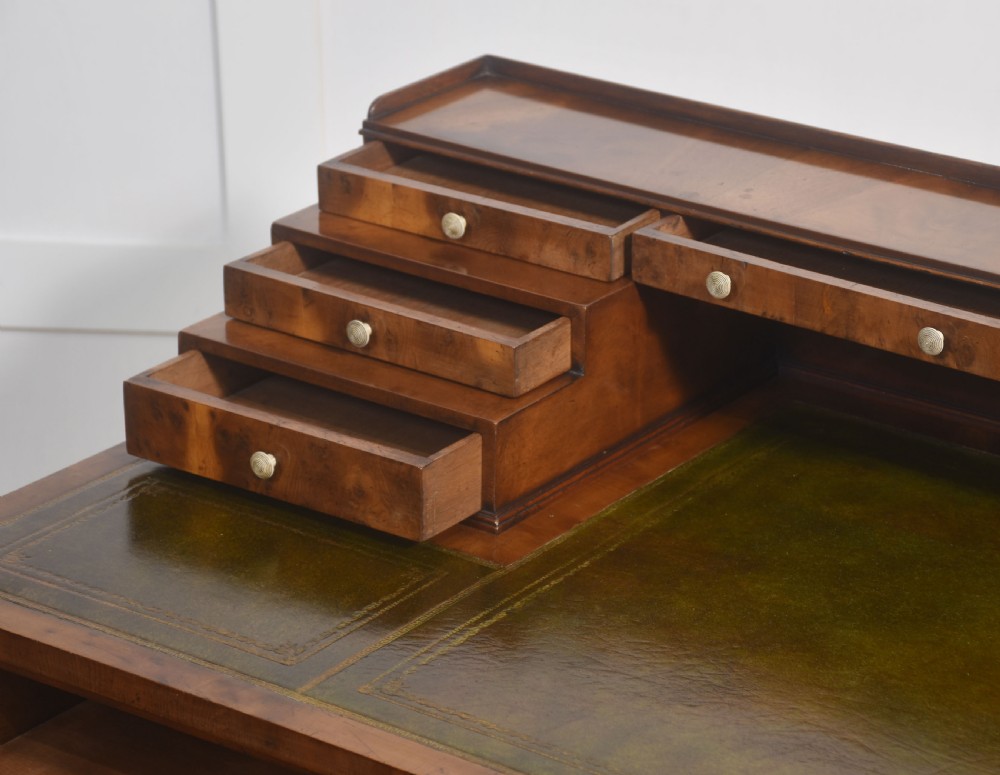 Mahogany Carlton house style desk View XIV
