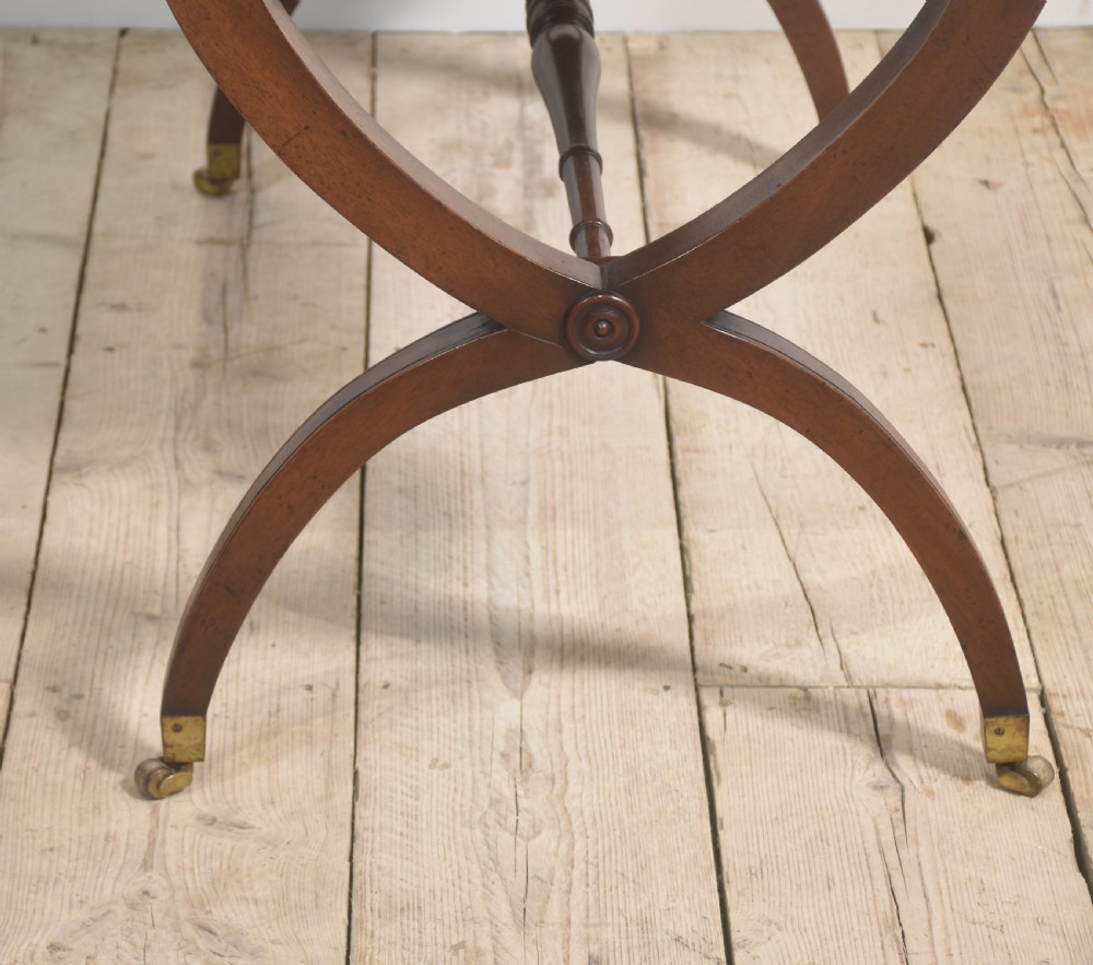 Mahogany Carlton house style desk View XVI