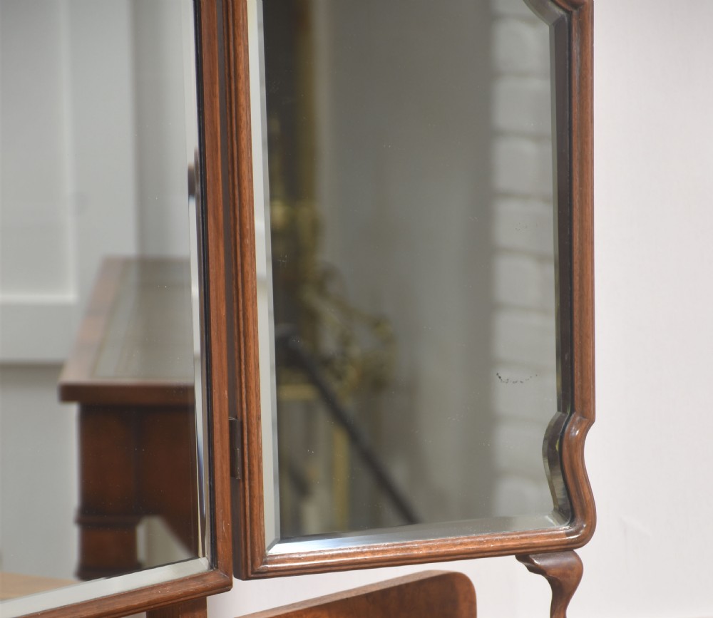 Walnut dressing table View IV