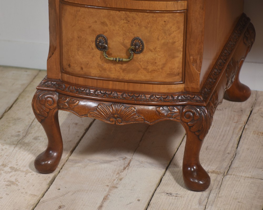Walnut dressing table View V