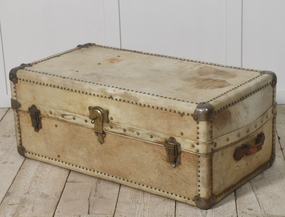 Pretot Paris leather traveling trunk View IX