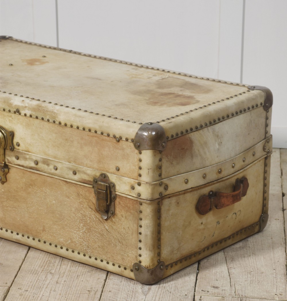 Pretot Paris leather traveling trunk View X