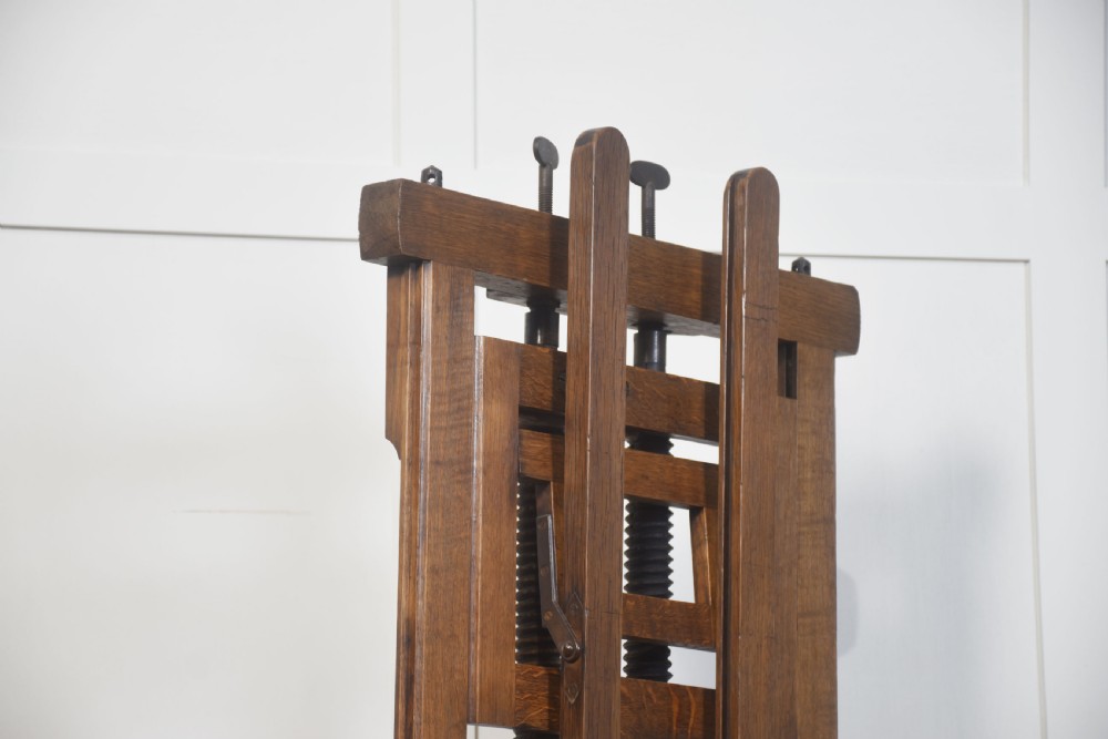 Oak artist’s fully adjustable studio easel View V