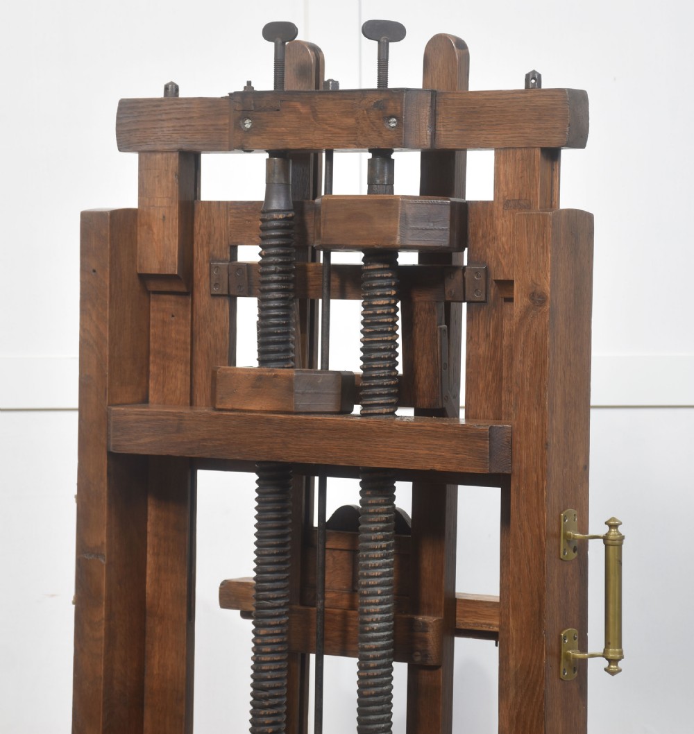 Oak artist’s fully adjustable studio easel View XIII