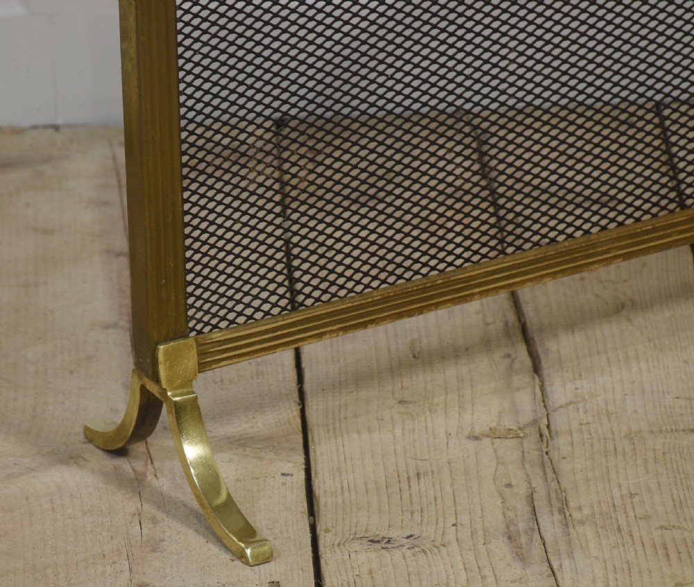 Brass and mesh fire screen View IV