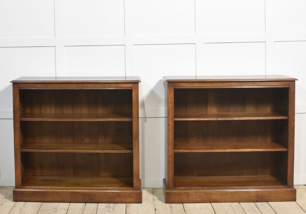 Pair of oak open bookcases View X