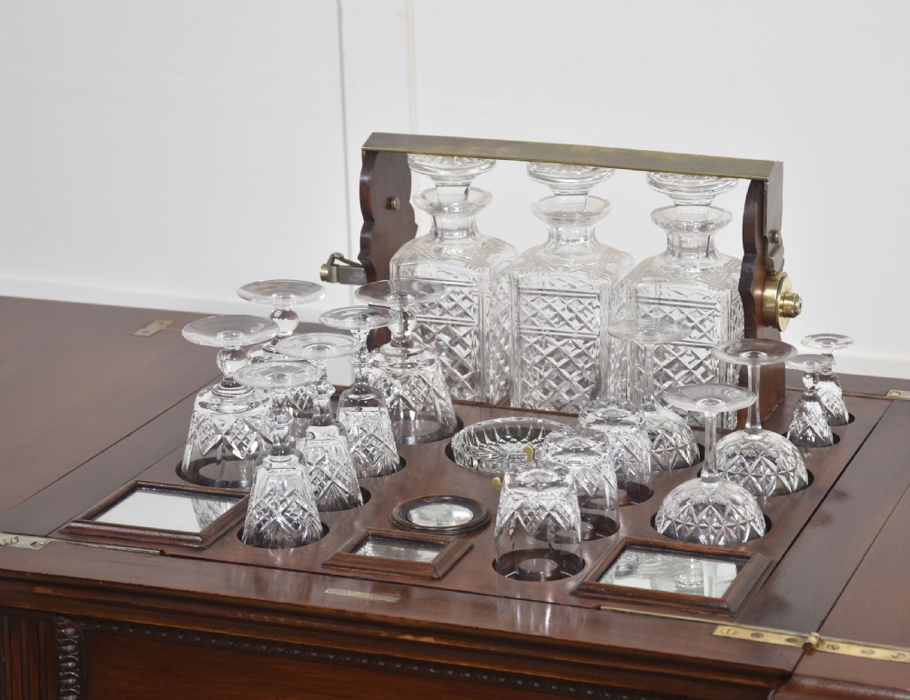Mahogany surprise drinks cabinet View VII