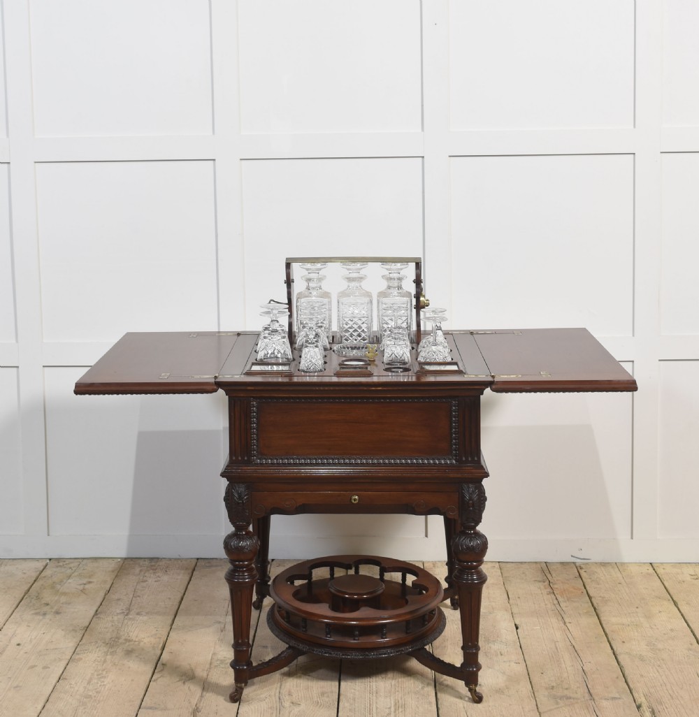 Mahogany surprise drinks cabinet View VIII