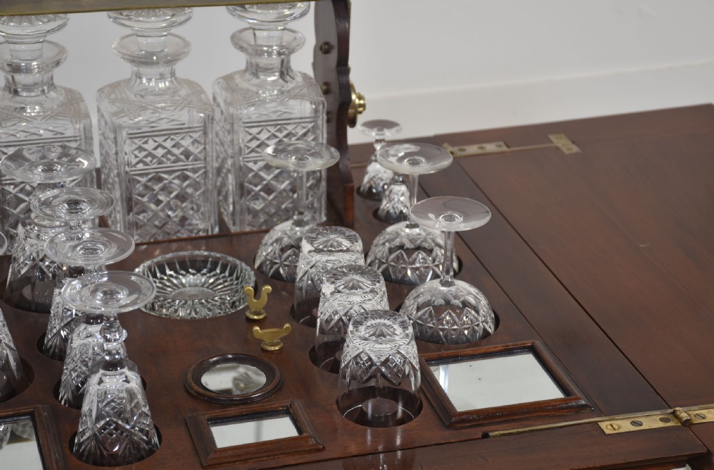 Mahogany surprise drinks cabinet View XI